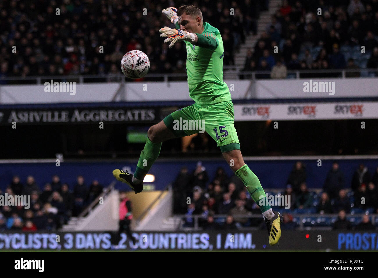 London, UK. 05th Feb, 2019. Craig MacGillivray, the goalkeeper of Portsmouth in action. The Emirates FA Cup, 4th round replay match, Queens Park Rangers v Portsmouth at Loftus Road stadium in London on Tuesday 5th February 2019. this image may only be used for Editorial purposes. Editorial use only, license required for commercial use. No use in betting, games or a single club/league/player publications. pic by Steffan Bowen/Andrew Orchard sports photography/Alamy Live news Credit: Andrew Orchard sports photography/Alamy Live News Stock Photo