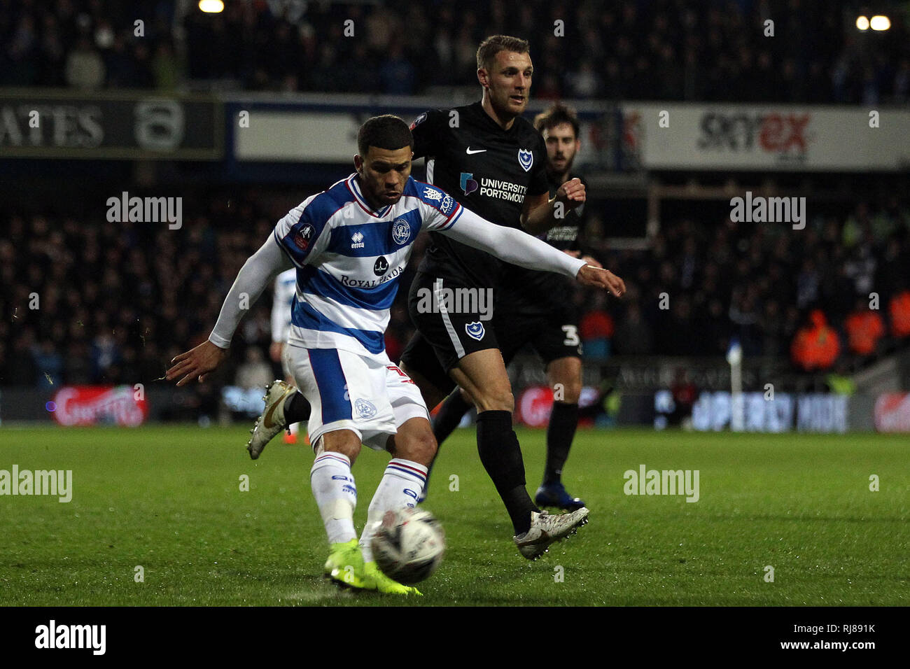 London, UK. 05th Feb, 2019. Nakhi Wells of Queens Park Rangers takes a shot at goal. The Emirates FA Cup, 4th round replay match, Queens Park Rangers v Portsmouth at Loftus Road stadium in London on Tuesday 5th February 2019. this image may only be used for Editorial purposes. Editorial use only, license required for commercial use. No use in betting, games or a single club/league/player publications. pic by Steffan Bowen/Andrew Orchard sports photography/Alamy Live news Credit: Andrew Orchard sports photography/Alamy Live News Stock Photo