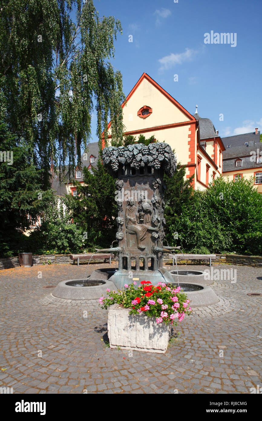Doctorbrunnen, Berufsbildende Schule für Weinbau, Bernkastel, Bernkastel-Kues, Rheinland-Pfalz, Deutschland Stock Photo