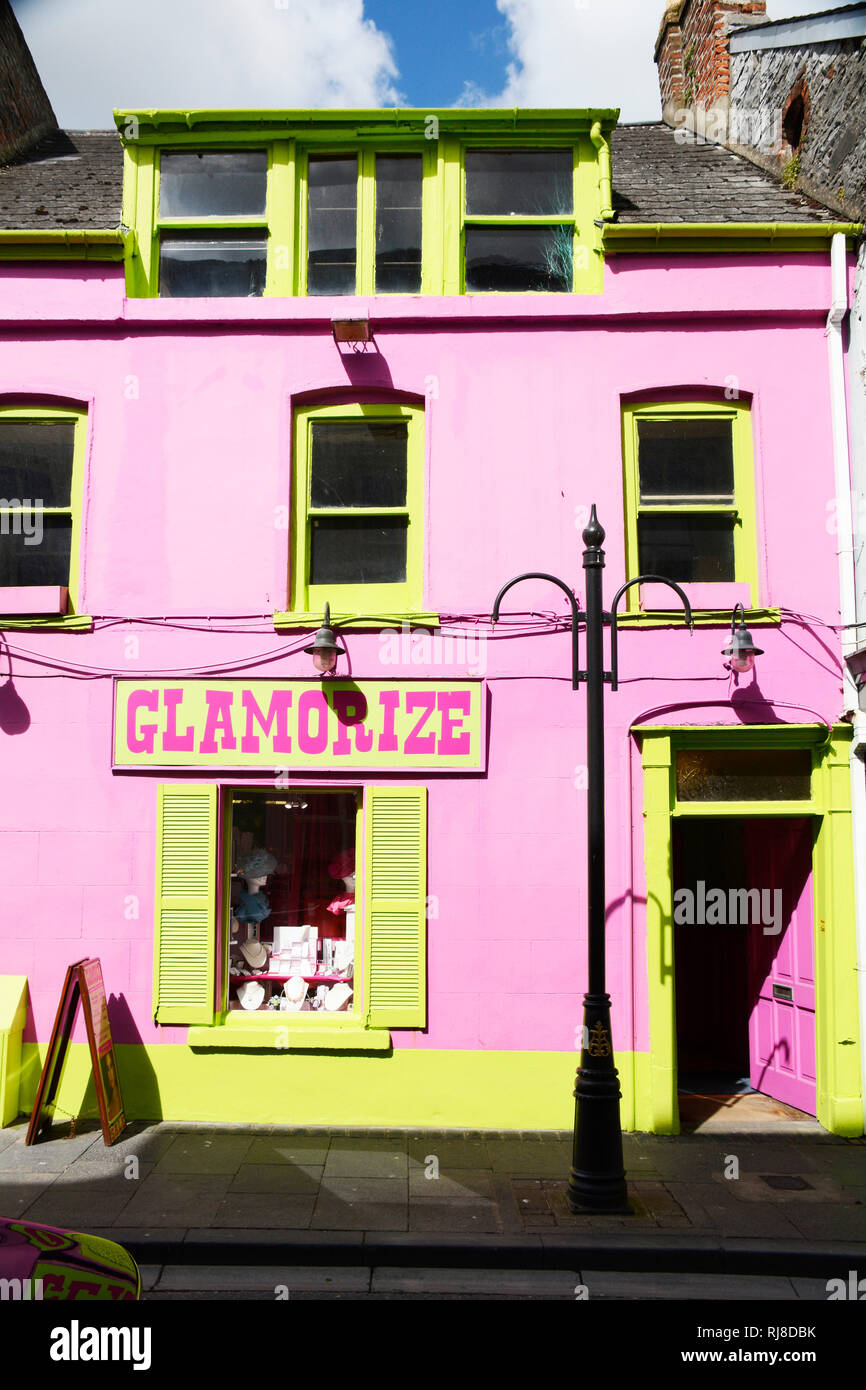 Irland, Geschäft in der O´Connell Straße in Ennis Stock Photo