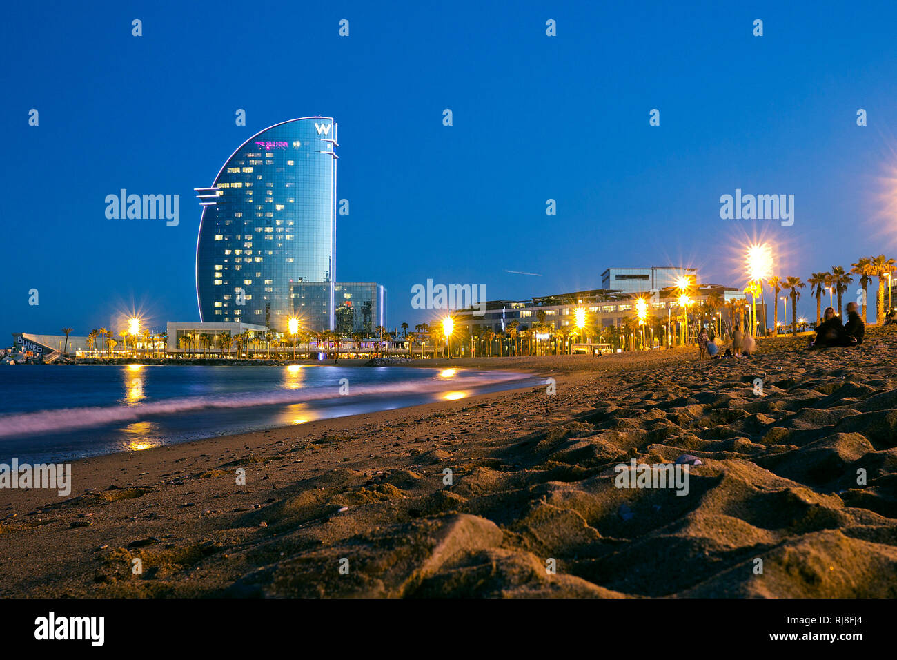 Stadtstrand von Barcelona Stock Photo - Alamy