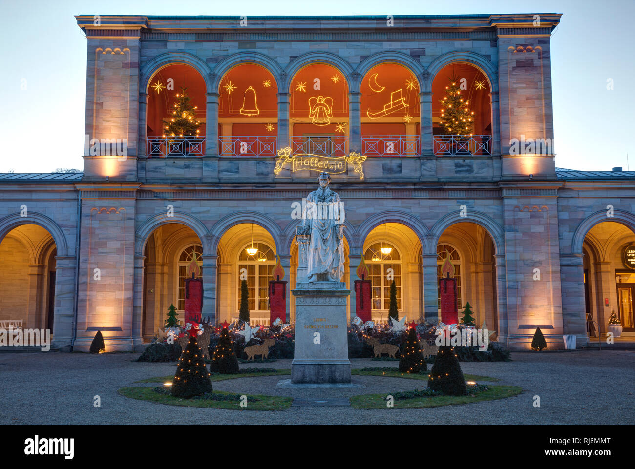 Arkadenbau, Ludwig I, Statue, Blaue Stunde, Weihnachten, Advent, Weihnachtsdekoration, Bad Kissingen Franken, Bayern, Deutschland, Europa Stock Photo