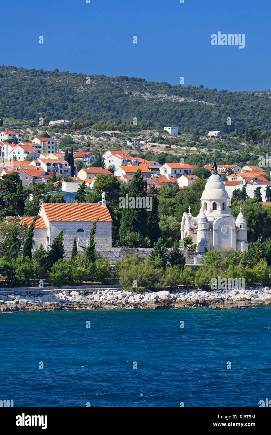 Mausoleum am Kap Sv. Nikolaus, Supetar, Insel Brac, Dalmatien, Kroatien Stock Photo