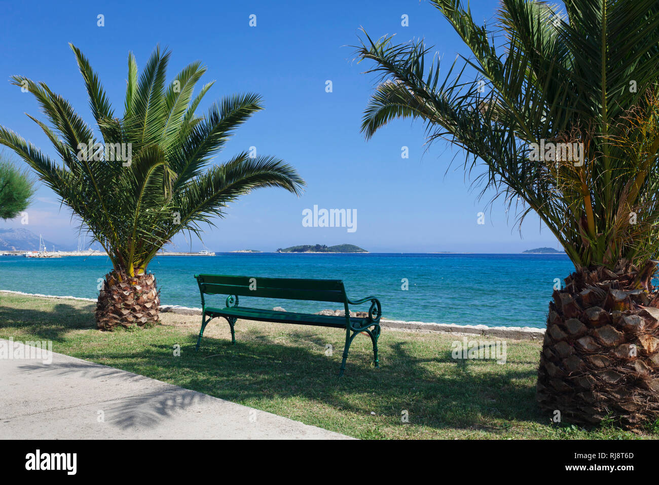 Promenade am Strand von Orebic, Halbinsel Peljesac, Dalmatien, Kroatien Stock Photo