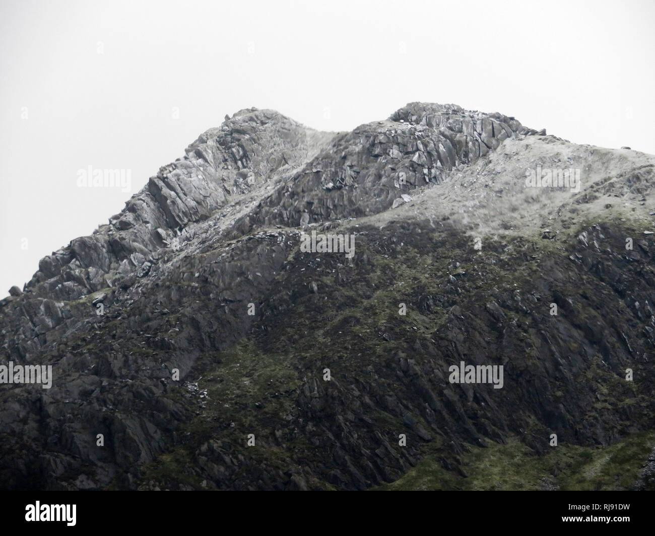 Snow arrives in North Wales on Snowdonia, Wednesday 21st November 2018.      View from Pen y Pass Stock Photo