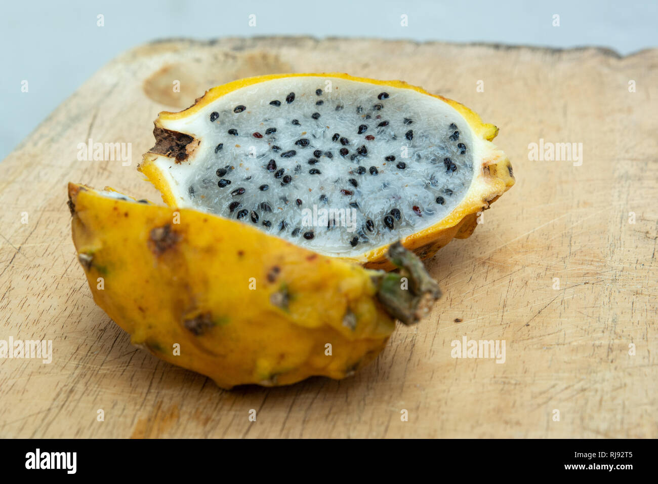 Yellow Dragon Fruit Or Pitaya Pitahaya Cut Open To Show Interior Flesh Stock Photo Alamy,Vols Animal