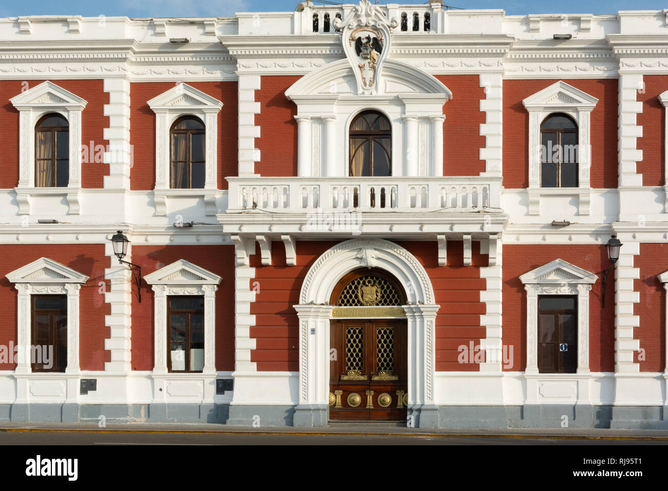 Colonial style facade of the city hall (Municipalidad) building in  Trujillo, Peru Stock Photo - Alamy