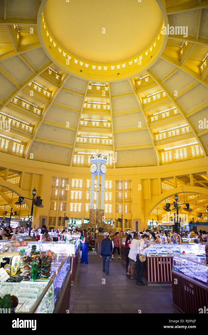 Kambodscha, Phnom Penh, Zentrale Markthalle, Schmuck und Edelstein Verkauf, ehemalige Markthalle von Frankreich 2011 renoviert Stock Photo