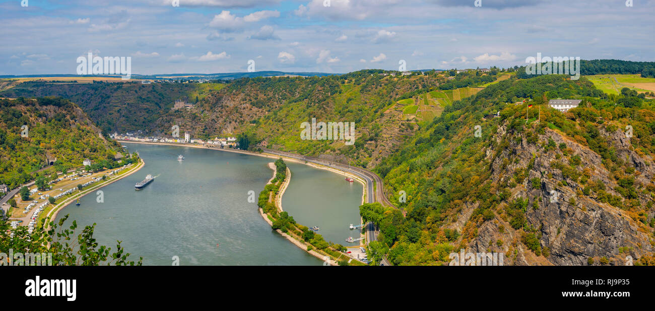 Panorama vom Loreleyblick Maria Ruh auf den Rhein mit der Rheinschleife, Loreleyhafen, rechts der Loreleyfelsen, Weltkulturerbe Oberes Mittelrheintal, Stock Photo