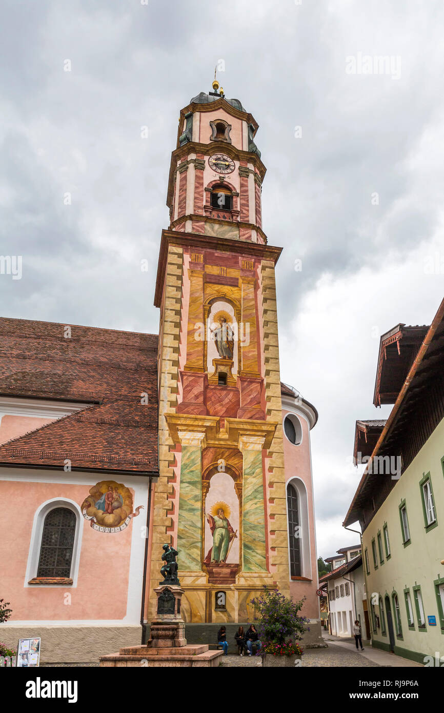 Lüftlmalerei, Kirche St. Peter und Paul, Mittenwald, Werdenfelser Land, Oberbayern, Bayern, Deutschland, Europa Stock Photo