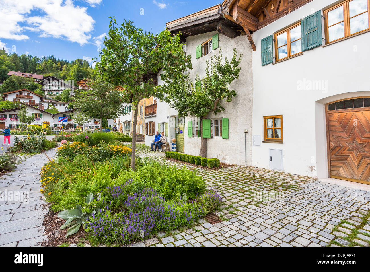 Hausfassaden mit Lüftlmalerei, Mittenwald, Werdenfelser Land, Oberbayern, Bayern, Deutschland, Europa Stock Photo