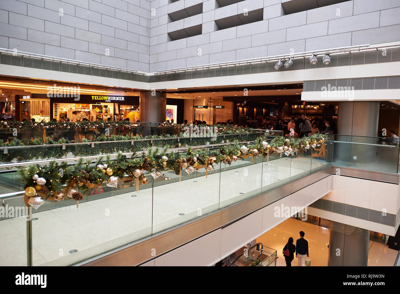 Shopping malls in hong kong hi-res stock photography and images - Alamy