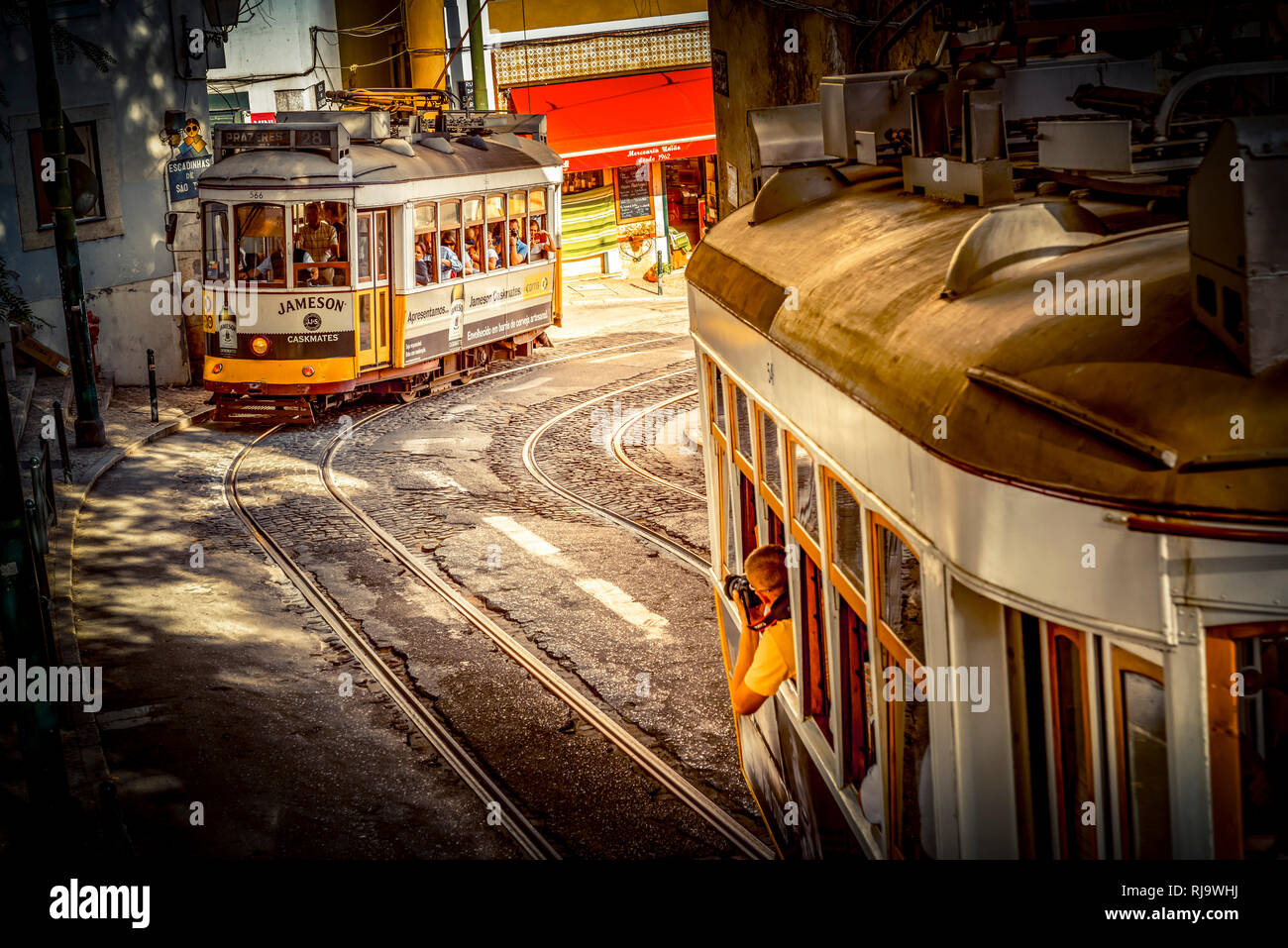 Europa, Portugal, Lissabon, Transport, Tram, Trambahn, Straßenbahn Stock Photo