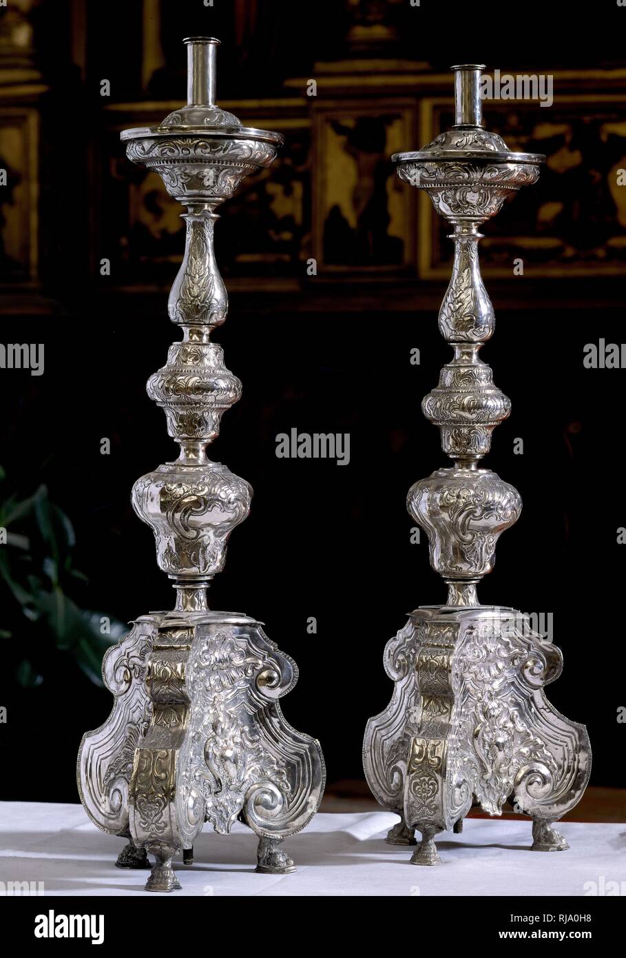 Candelabros de plata hi-res stock photography and images - Alamy