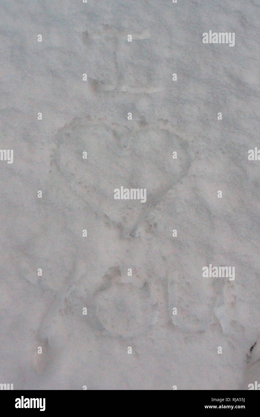 Heart written snow hi-res stock photography and images - Alamy