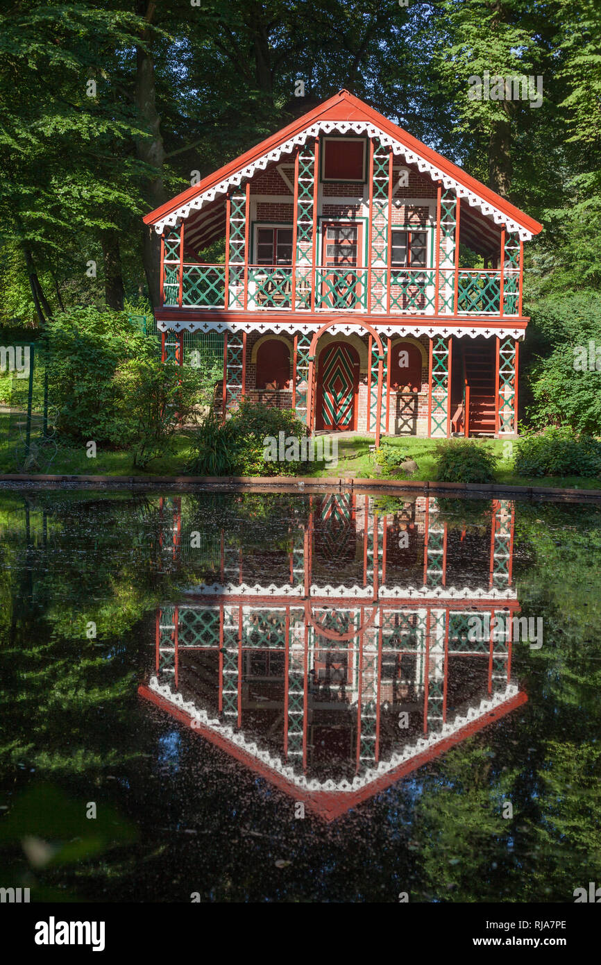 Schweizer Haus, Ehemaliges Teehaus, Ritzebütteler Schlosspark, Nordseeheilbad Cuxhaven, Niedersachsen, Deutschland, Europa Stock Photo