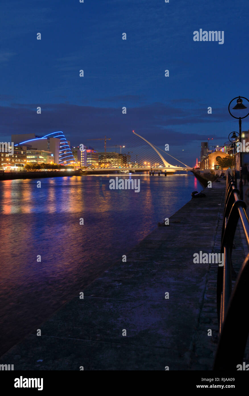 Samuel Beckett Bridge in Dublin City Centre at night Stock Photo - Alamy