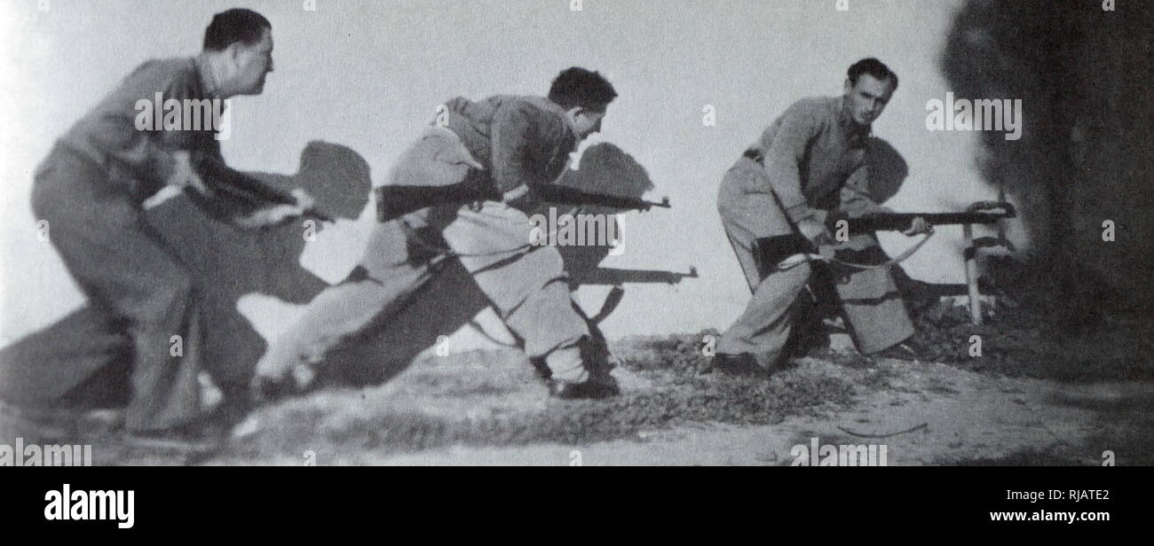 Israeli soldiers go into battle during the War of Independence 1948 Stock Photo