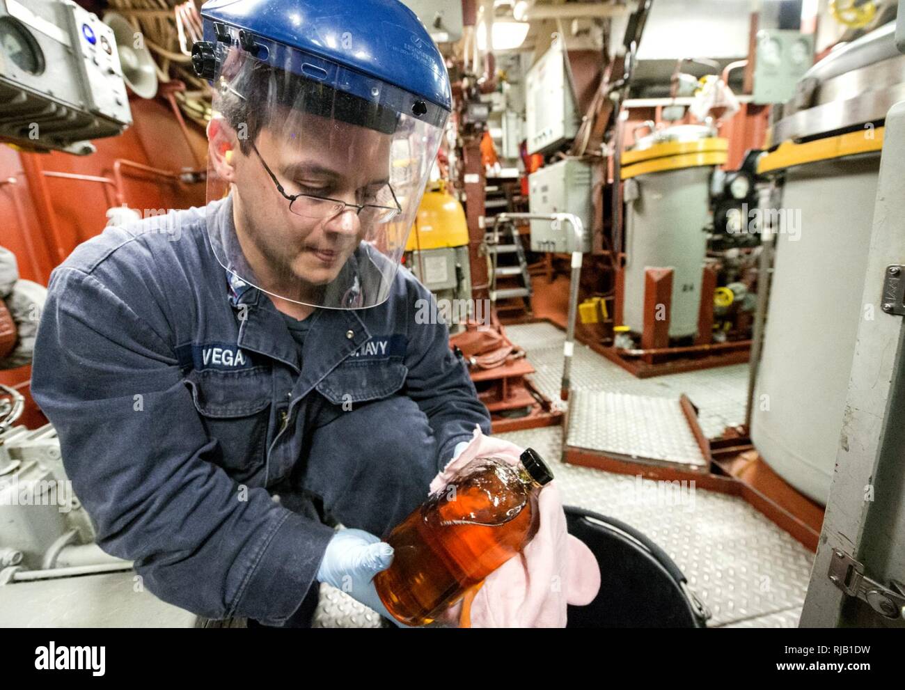 F76 fuel hires stock photography and images Alamy