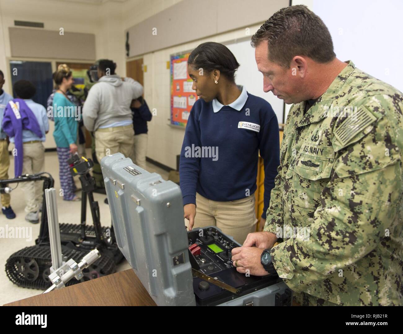 BATON ROUGE, La. (Nov. 3, 2016) Senior Chief Petty Officer Tim Bray
