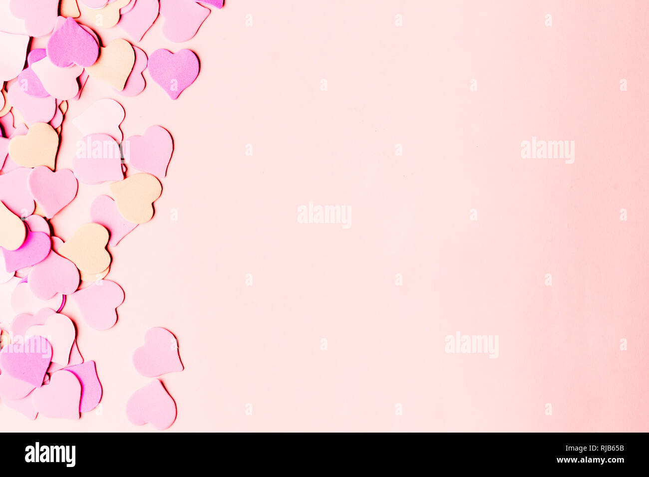 Nền Valentine phối cảnh với trái tim màu hồng nhạt: Sản phẩm của chúng tôi giúp bạn tạo ra hình nền Valentine đầy màu sắc và tràn đầy tình yêu, với những trái tim màu hồng pastel tuyệt đẹp. Hãy xem hình ảnh để tìm kiếm lựa chọn tốt nhất cho ngày lễ Valentine của bạn, hoặc để tặng cho người yêu, bạn bè và người thân của bạn.
