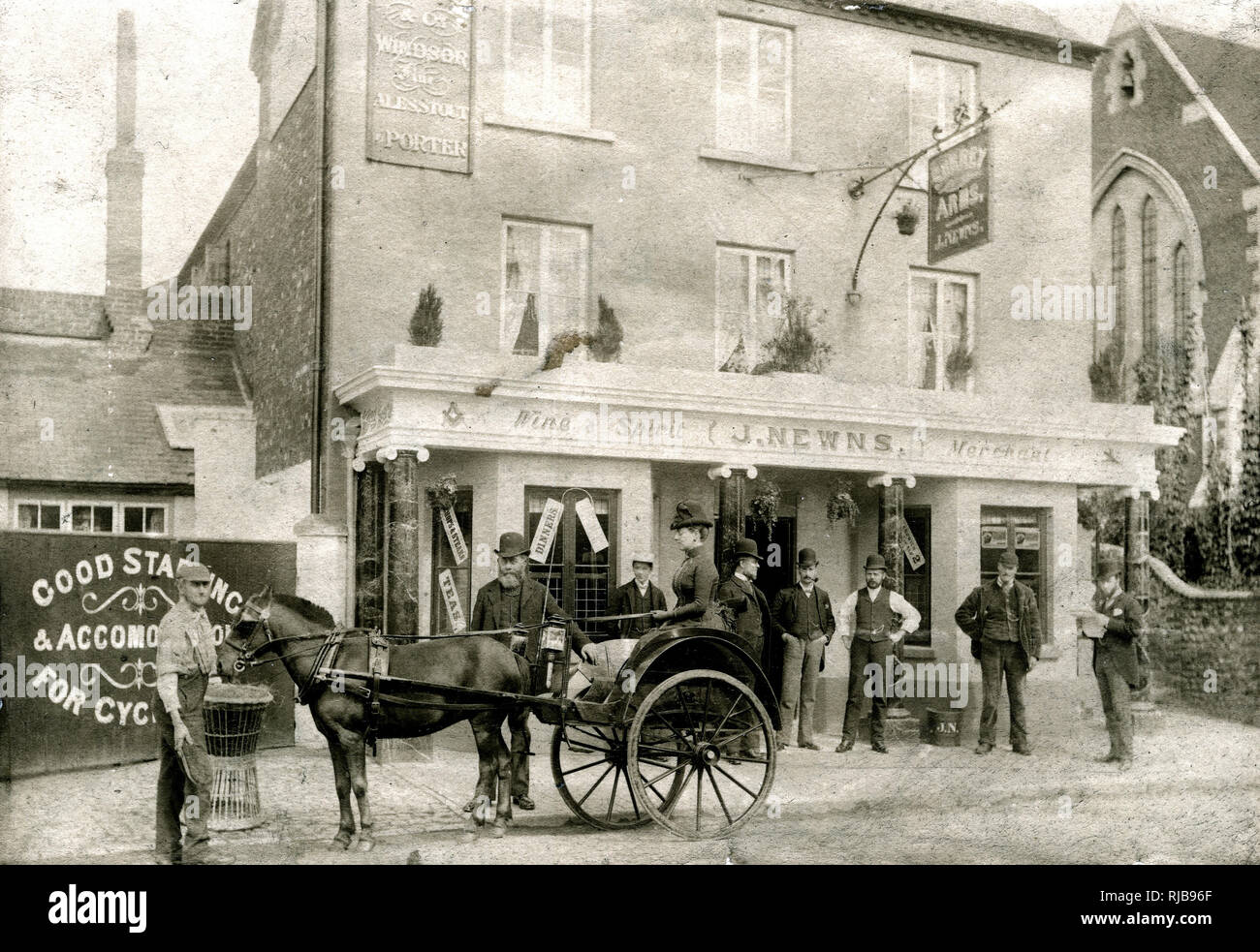 Surrey Arms pub, East Street, Farnham, Surrey, with a pony and trap