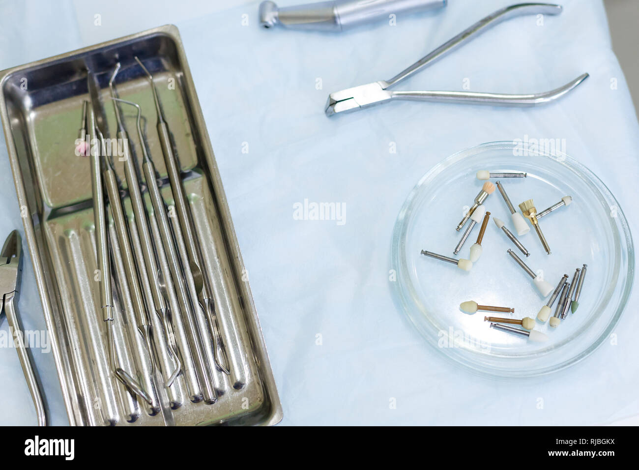 Dental syringe hires stock photography and images Alamy