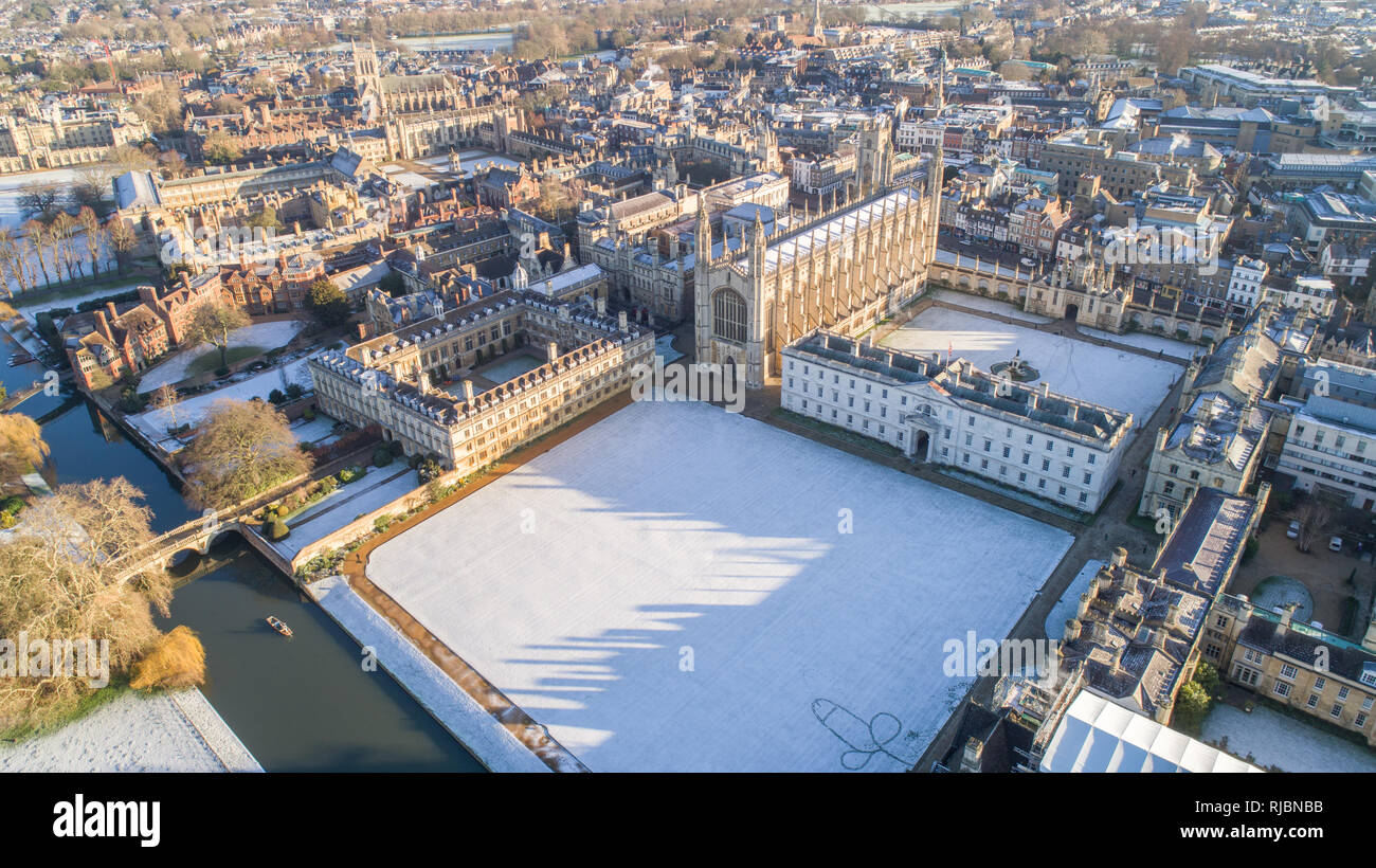 King's College Cambridge in the snow Stock Photo Alamy