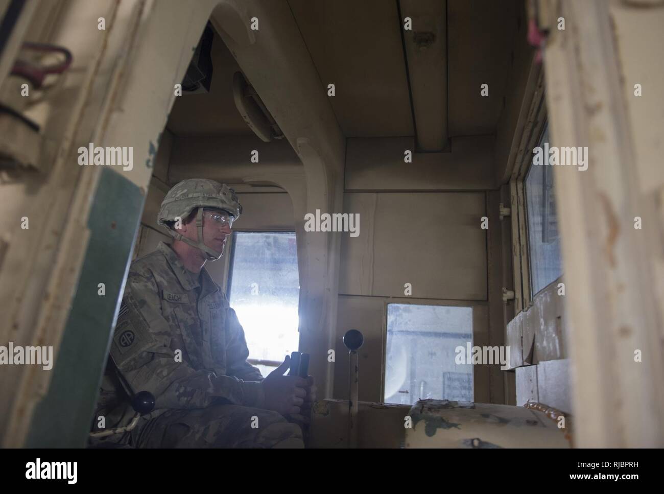 Afghan National Army soldiers practice five and 25 meter checks during a  counter improvised explosive device course on Forward Operating Base Shank,  Logar province, Afghanistan, May 15, 2013. The CIED course offers, image size:1300x967