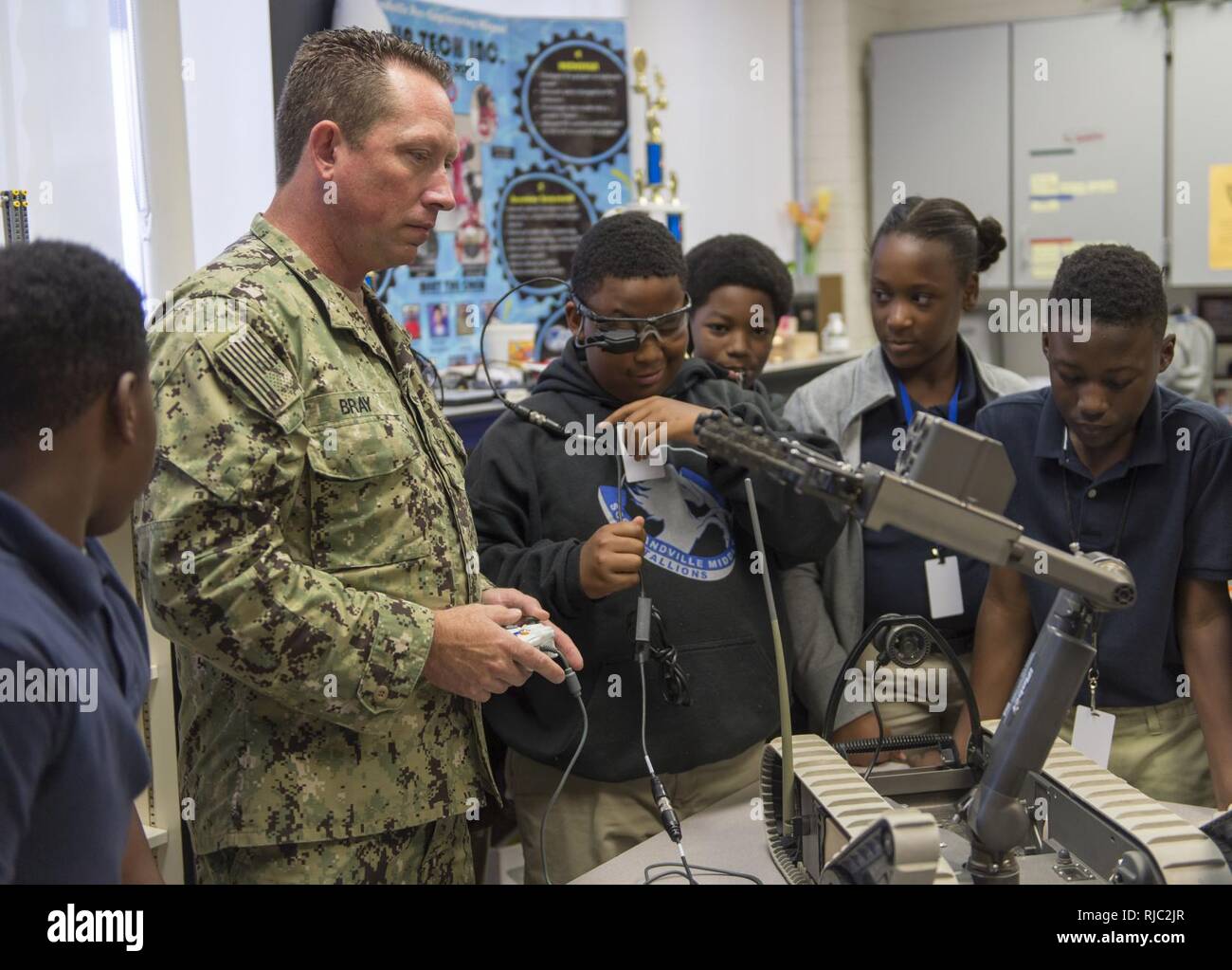 BATON ROUGE, La. (Nov. 1, 2016) Senior Chief Petty Officer Tim Bray