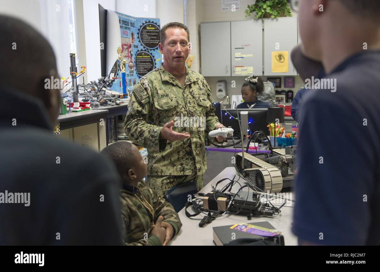 BATON ROUGE, La. (Nov. 1, 2016) — Senior Chief Petty Officer Tim Bray