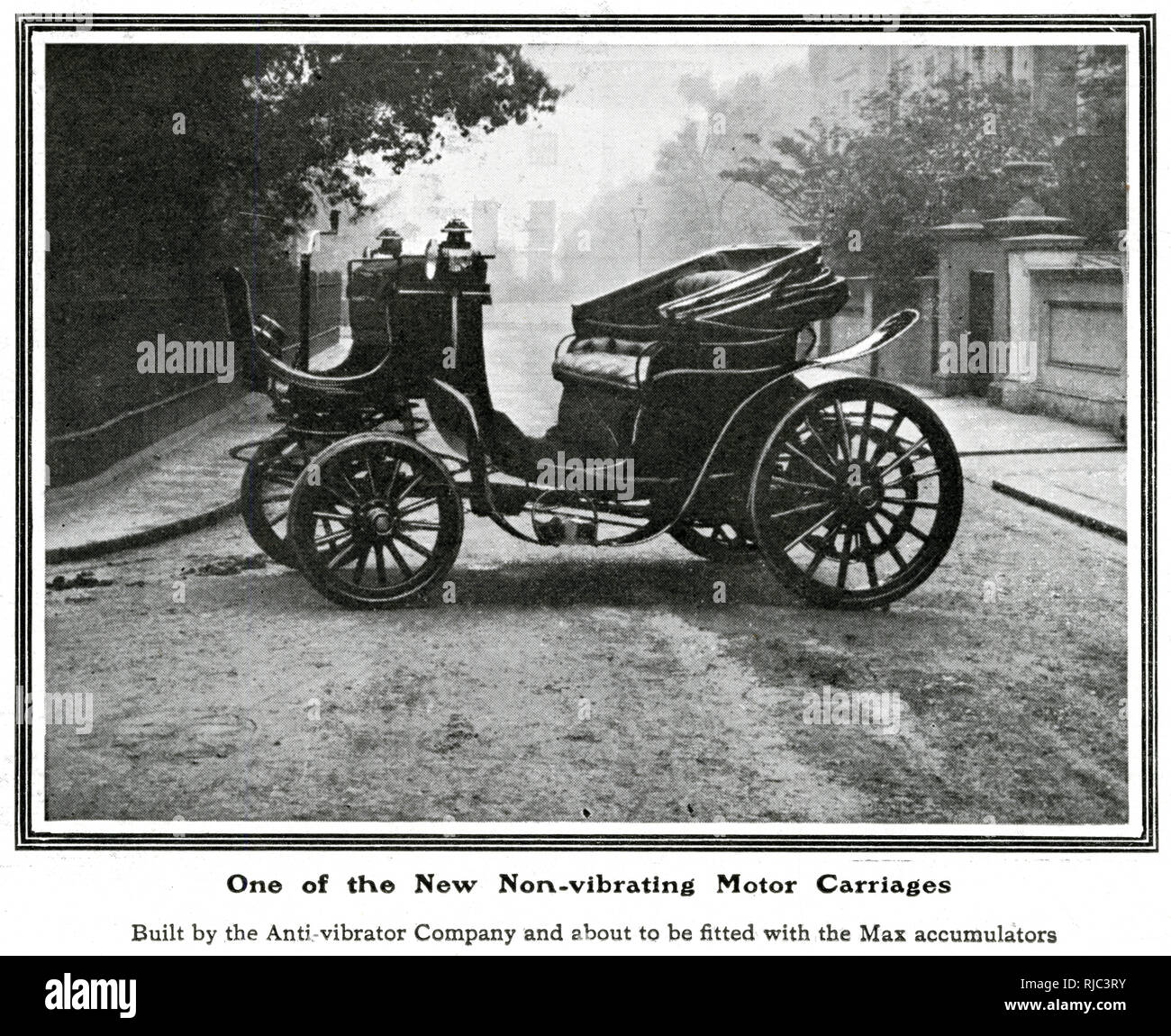 New non-vibrating electric motor carriage 1903 Stock Photo
