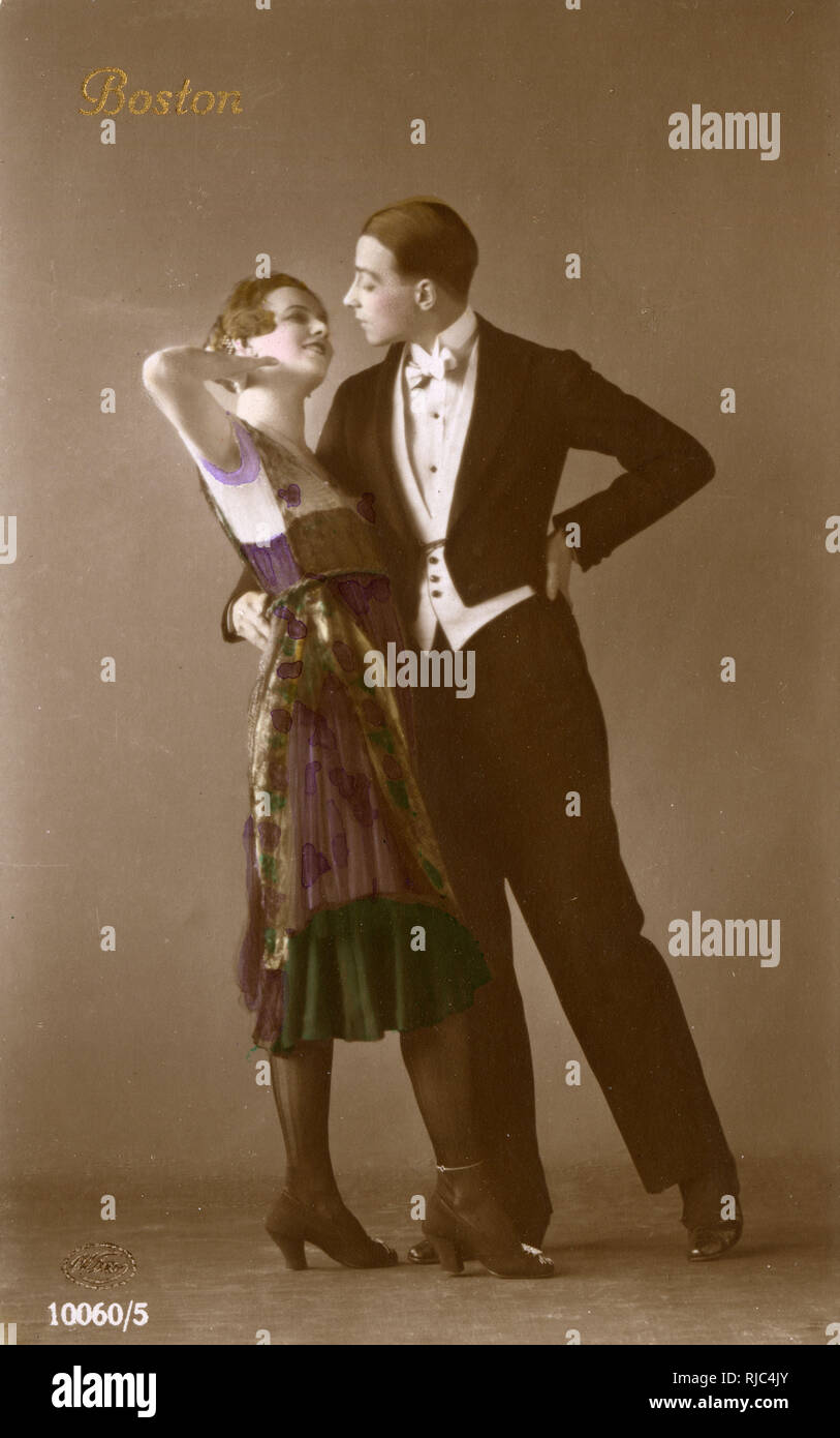 USA - A stylish 1920s couple dance the Boston Two-Step Stock Photo