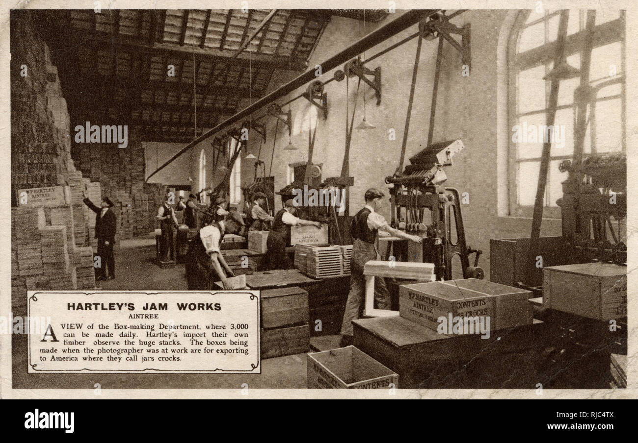 Hartley's Jam Works, Aintree, Merseyside - The Box-making Department, capable of making 3000 boxes daily! The boxes being manufactured here are for exporting to America where they term the jars as 'Crocks'. Stock Photo