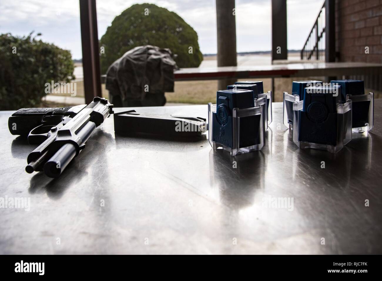 Shoot don't shoot scenario hi-res stock photography and images - Alamy