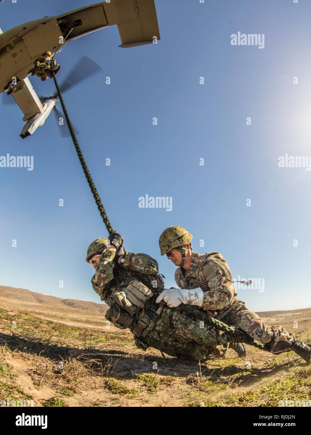 Solders Fast Ropeing MARINE CORPS BASE CAMP PENDLETON, Calif. – Soldiers with the Western ...