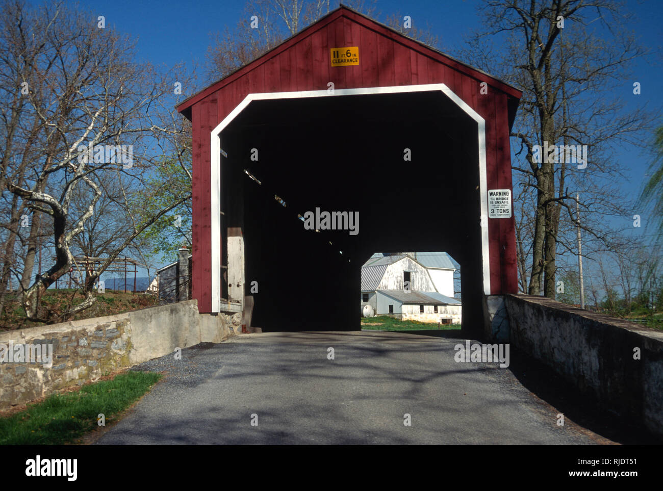 Covered Bridge in Lancaster County, Pennsylvania, USA Stock Photo