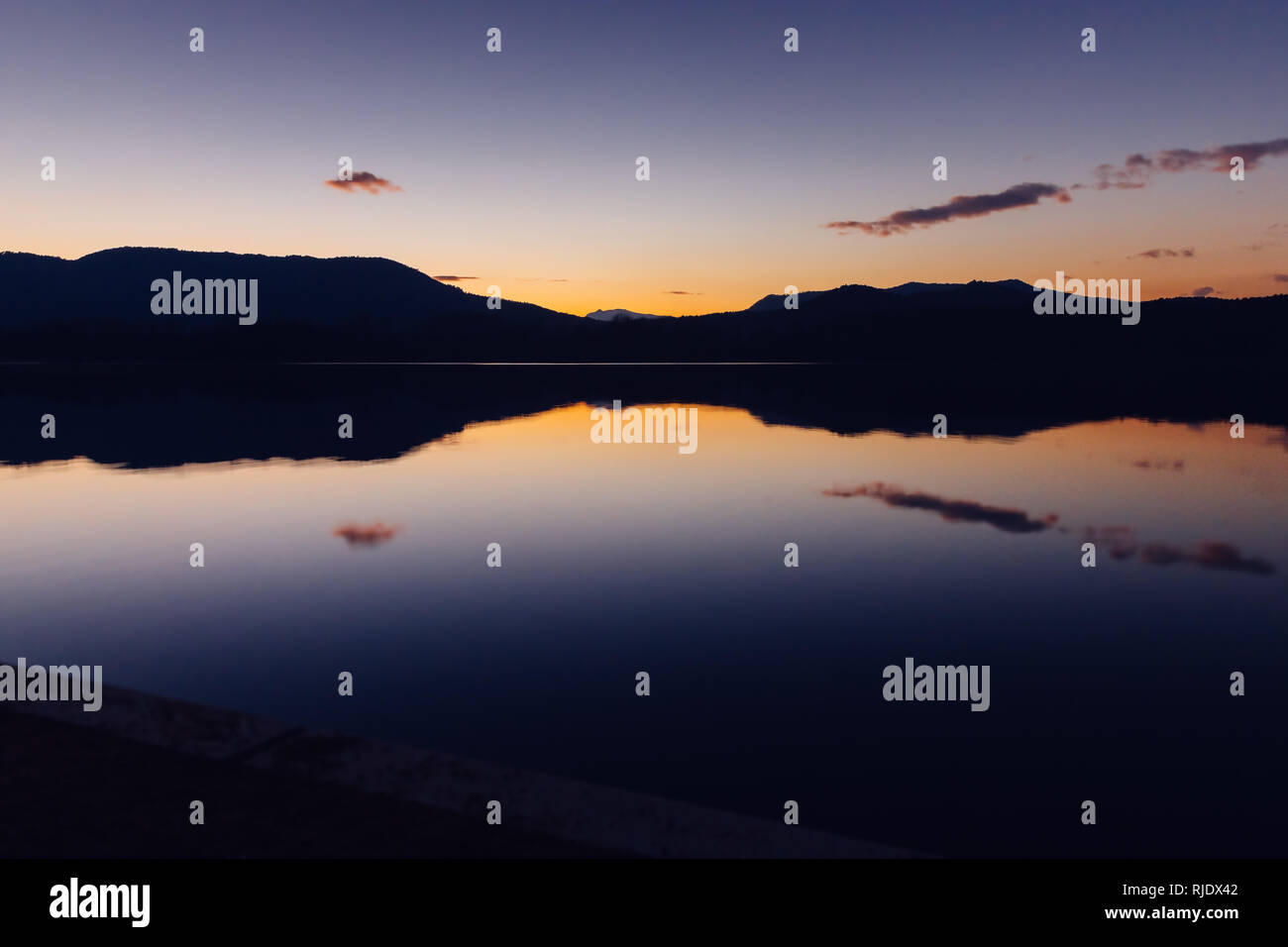Calm scenic view hi-res stock photography and images - Alamy