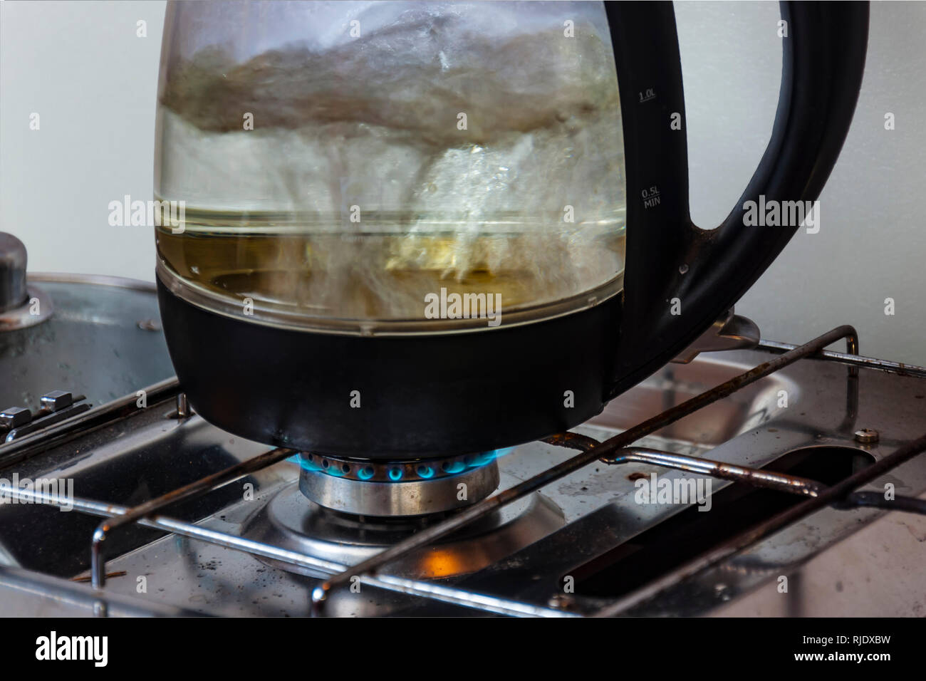 Kettle boiling hires stock photography and images Alamy