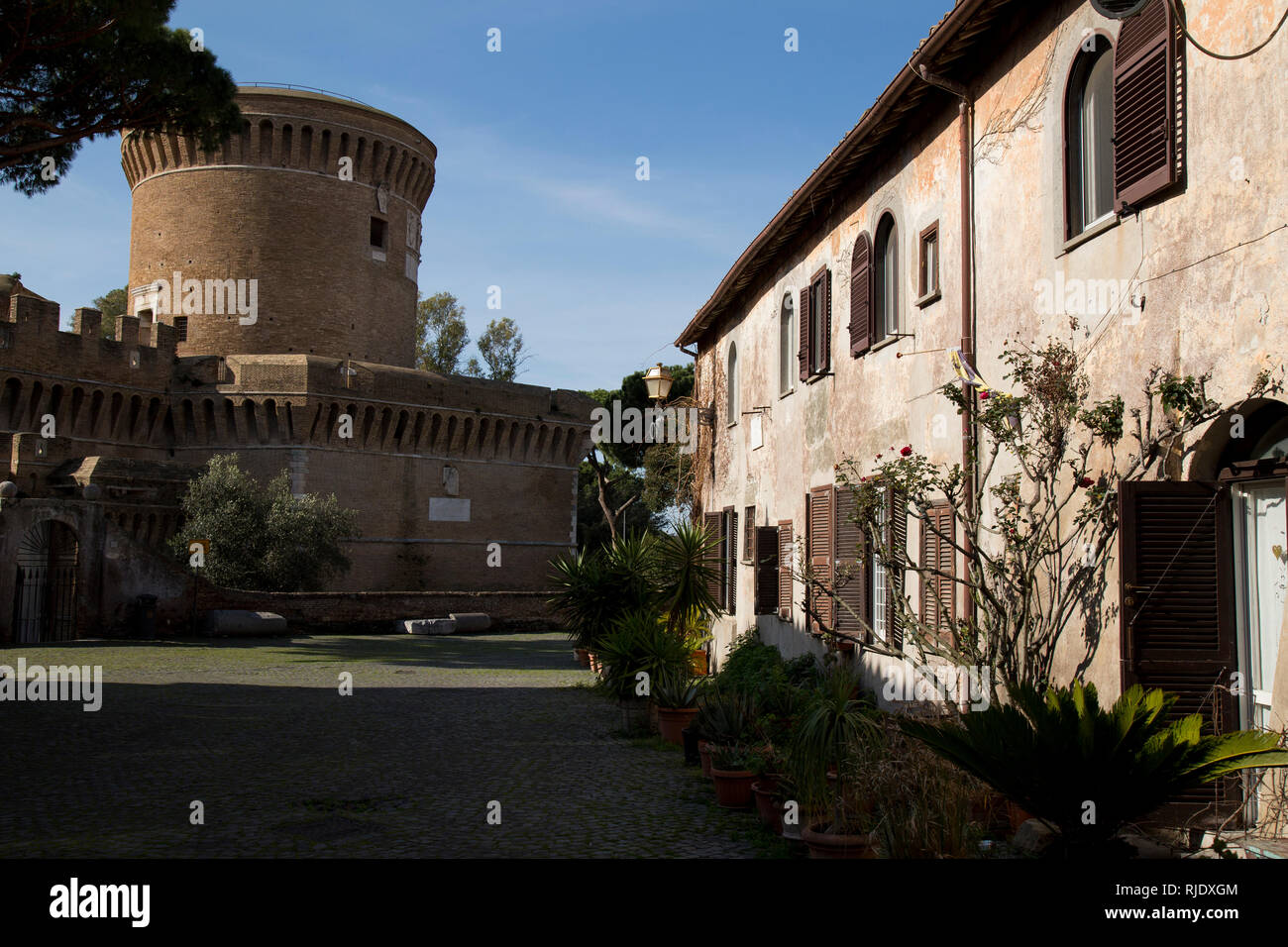 Houses in ostia antica hi-res stock photography and images - Alamy