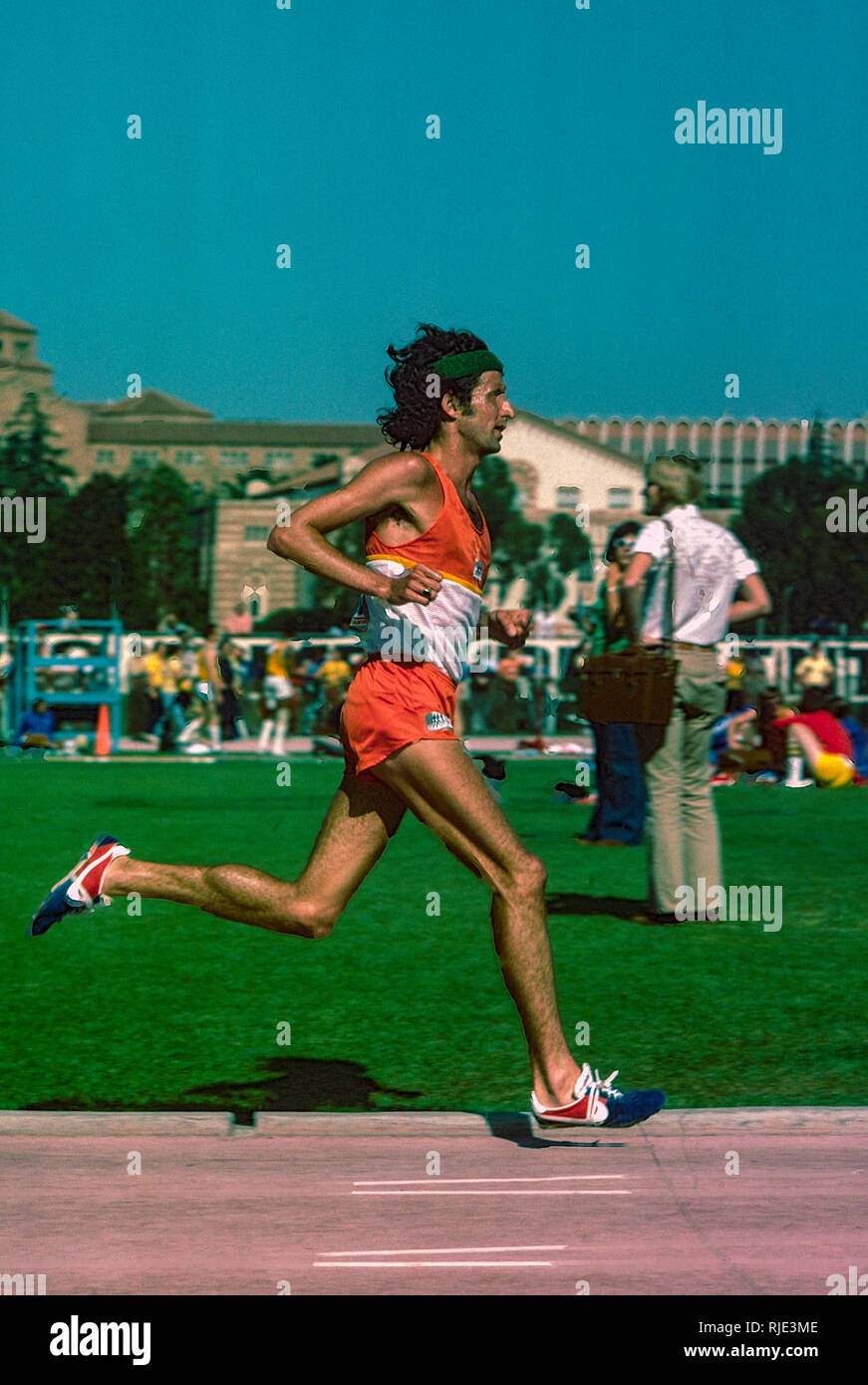 Frank Shorter competing in the 10,00 meters at the 1977 USA Outdoor Track and Field Championships Stock Photo