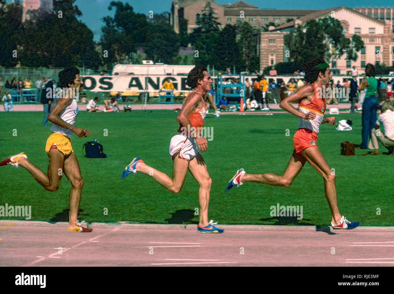 Frank Shorter leads Craig Virgin competing in the 10,00 meters at the 1977 USA Outdoor Track and Field Championships Stock Photo