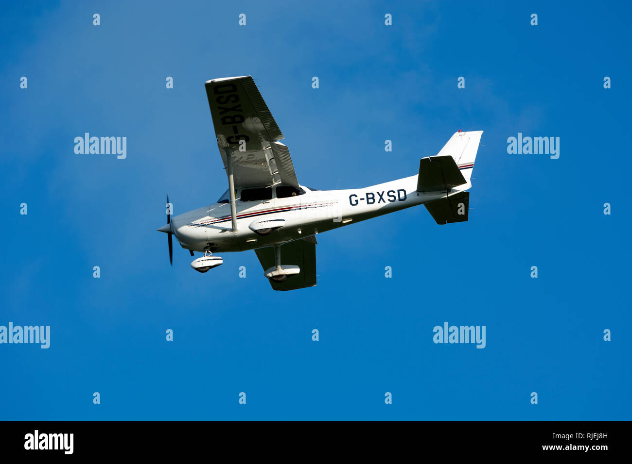 Cessna 172R Skyhawk at Wellesbourne Airfield, Warwickshire, UK (G-BXSD) Stock Photo