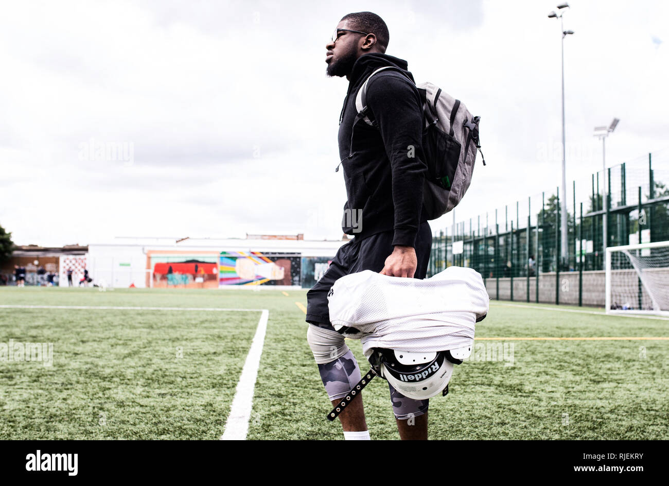 Uk American Football training as a team Stock Photo Alamy