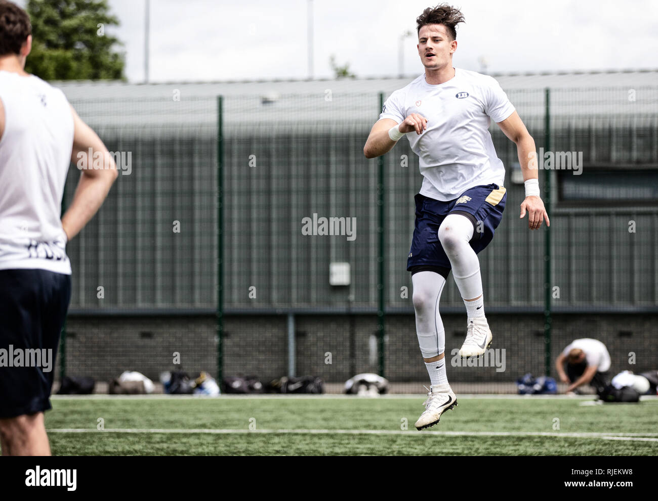 Uk American Football training as a team Stock Photo Alamy