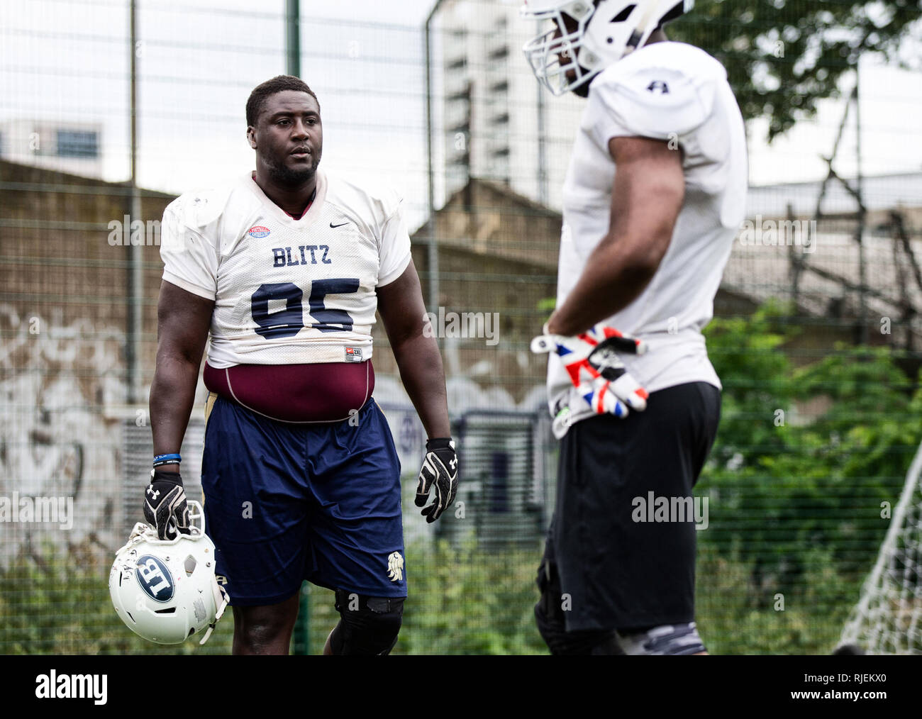 Uk American Football training as a team Stock Photo Alamy