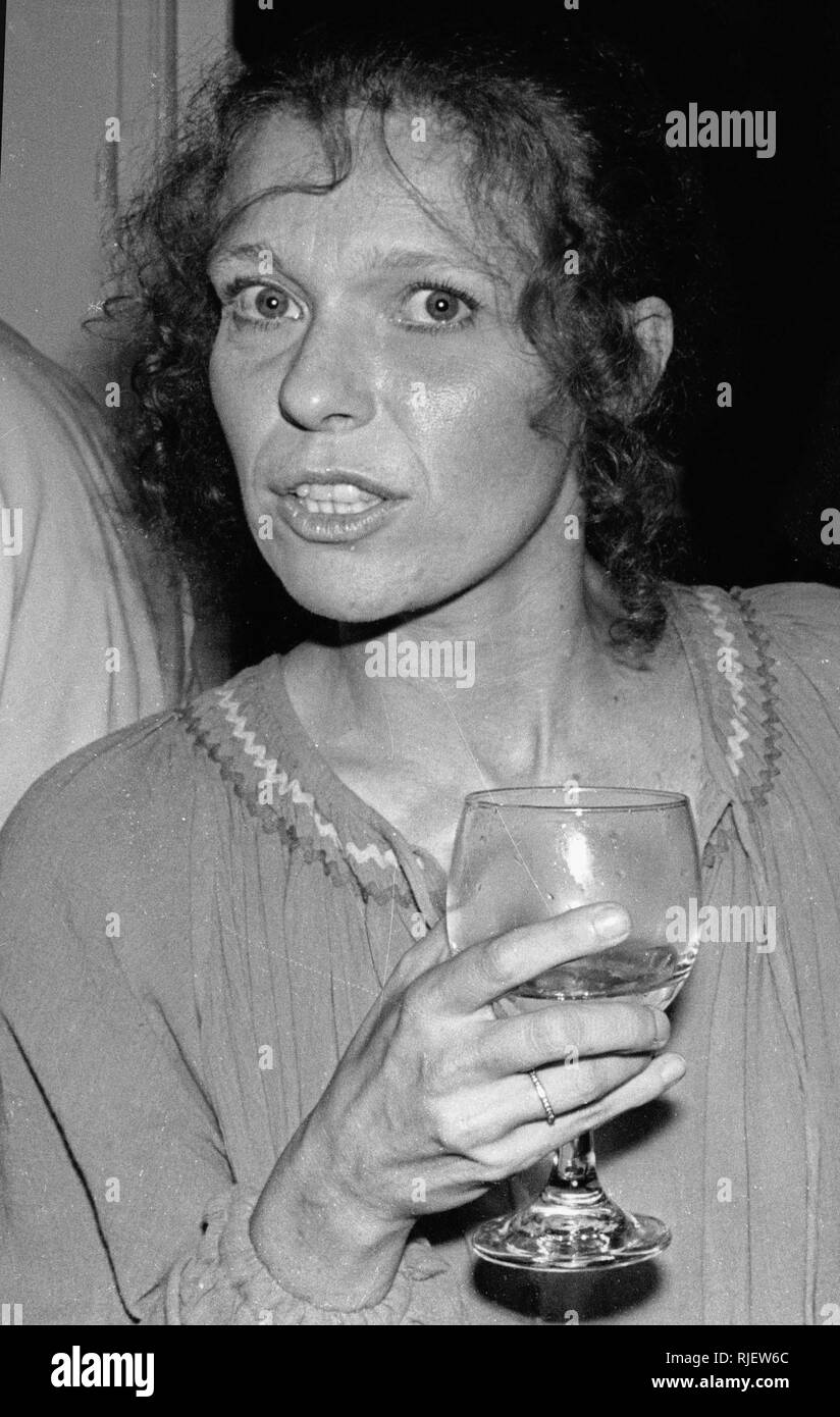 Louise lasser hi-res stock photography and images - Alamy