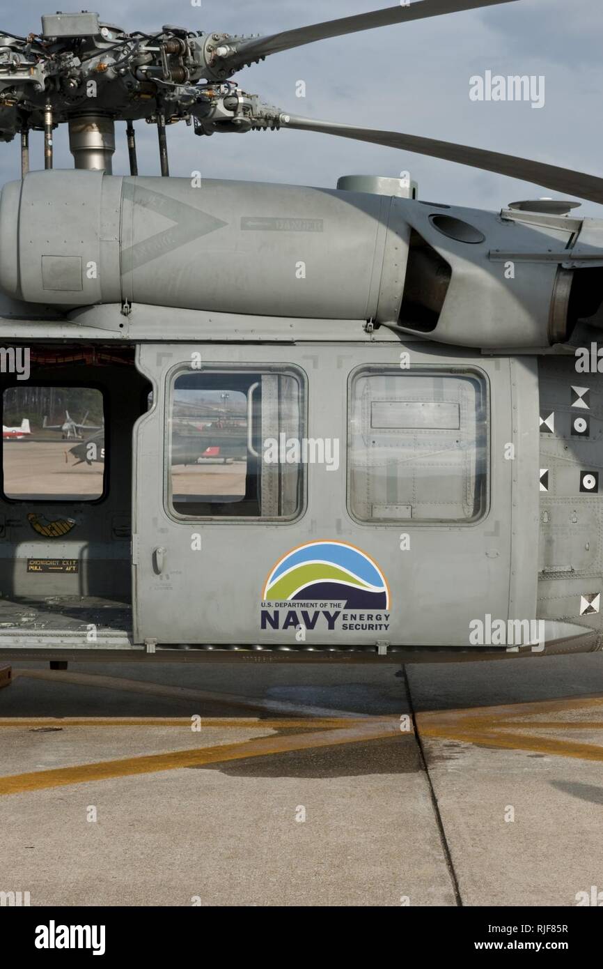 PATUXENT RIVER, Md. (Nov. 18, 2010) A U.S. Navy MH60S Sea Hawk
