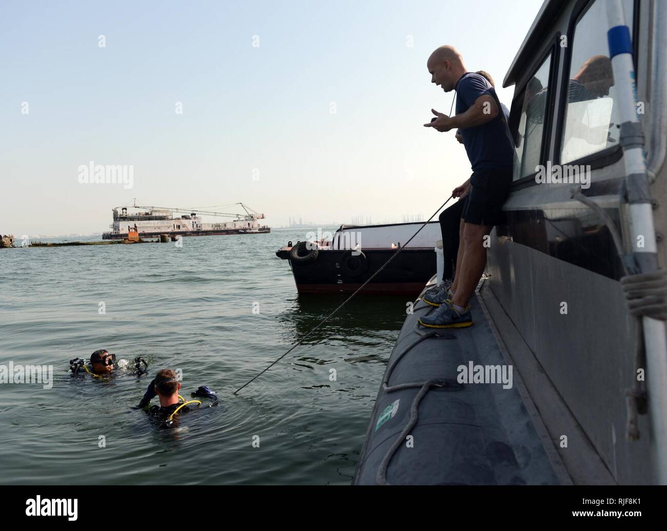 MINA SALMAN PIER, Bahrain (Jan. 24, 2013) Navy Diver 1st Class Ryan