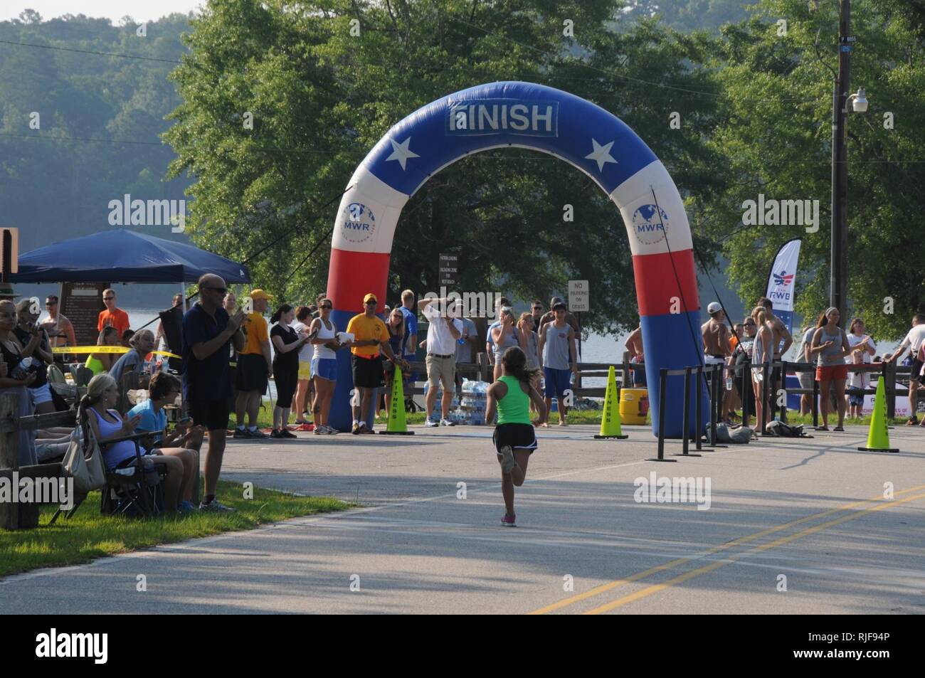 Civilians and Soldiers compete in the 2013 Fort Rucker Army Strong ...